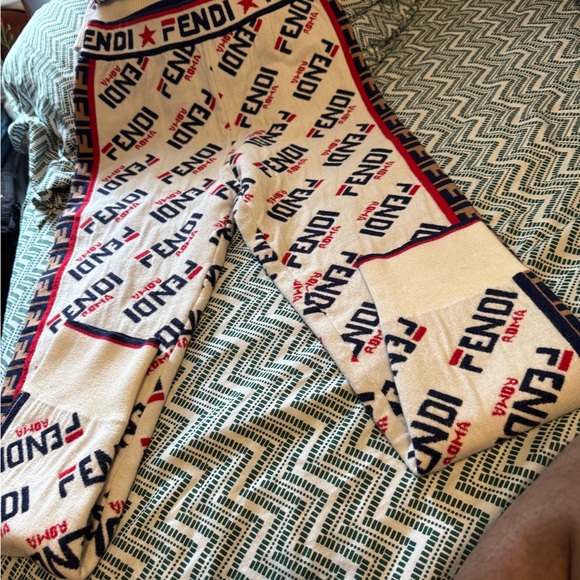 Fendi Cream and Navy Logo Scarf size 40 like new - Picture 3 of 5